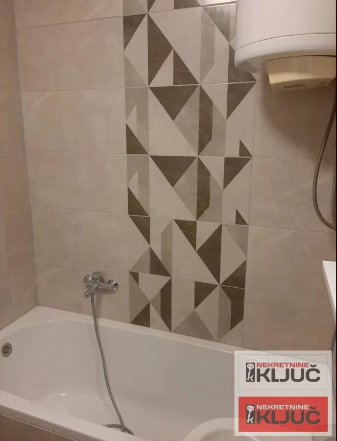 BULEVAR OSLOBOĐENJA IZDAJE SE DVOSOBAN NAMEŠTEN STAN 11