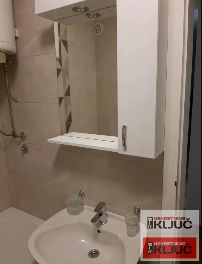 BULEVAR OSLOBOĐENJA IZDAJE SE DVOSOBAN NAMEŠTEN STAN 12