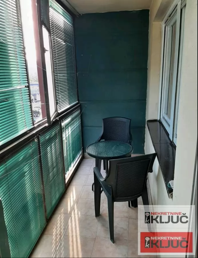 BULEVAR OSLOBOĐENJA IZDAJE SE DVOSOBAN NAMEŠTEN STAN 13