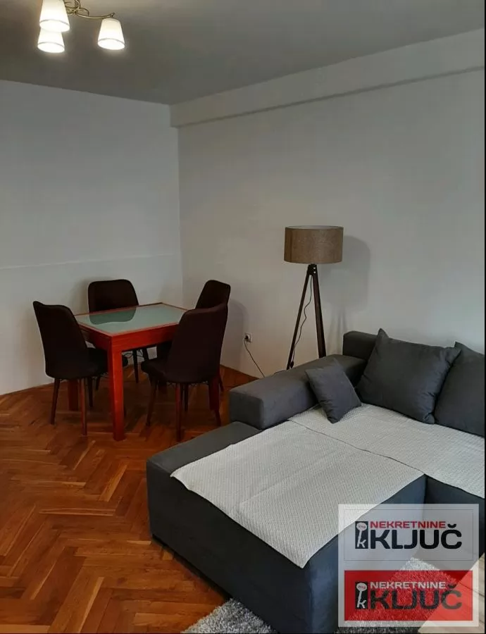 BULEVAR OSLOBOĐENJA IZDAJE SE DVOSOBAN NAMEŠTEN STAN 2