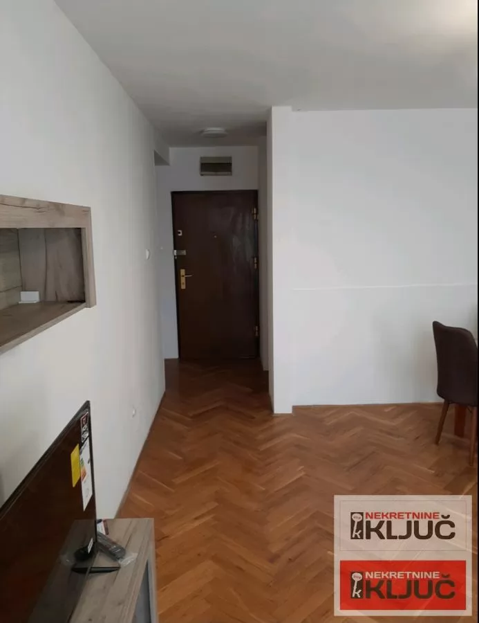 BULEVAR OSLOBOĐENJA IZDAJE SE DVOSOBAN NAMEŠTEN STAN 4