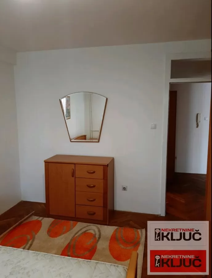 BULEVAR OSLOBOĐENJA IZDAJE SE DVOSOBAN NAMEŠTEN STAN 7