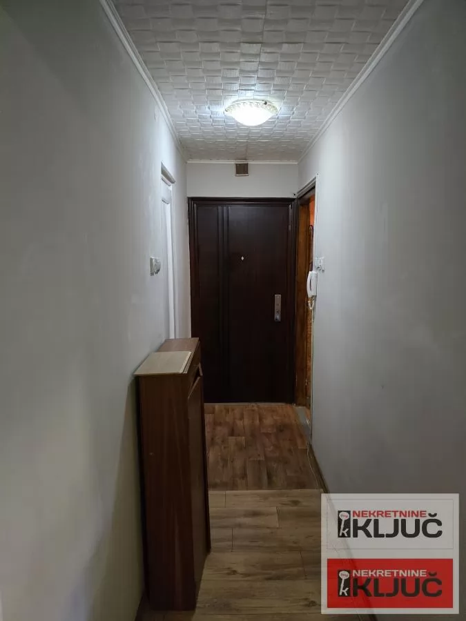 DETELINARA, 45m2, Dvosoban, Delimično sređivan 10