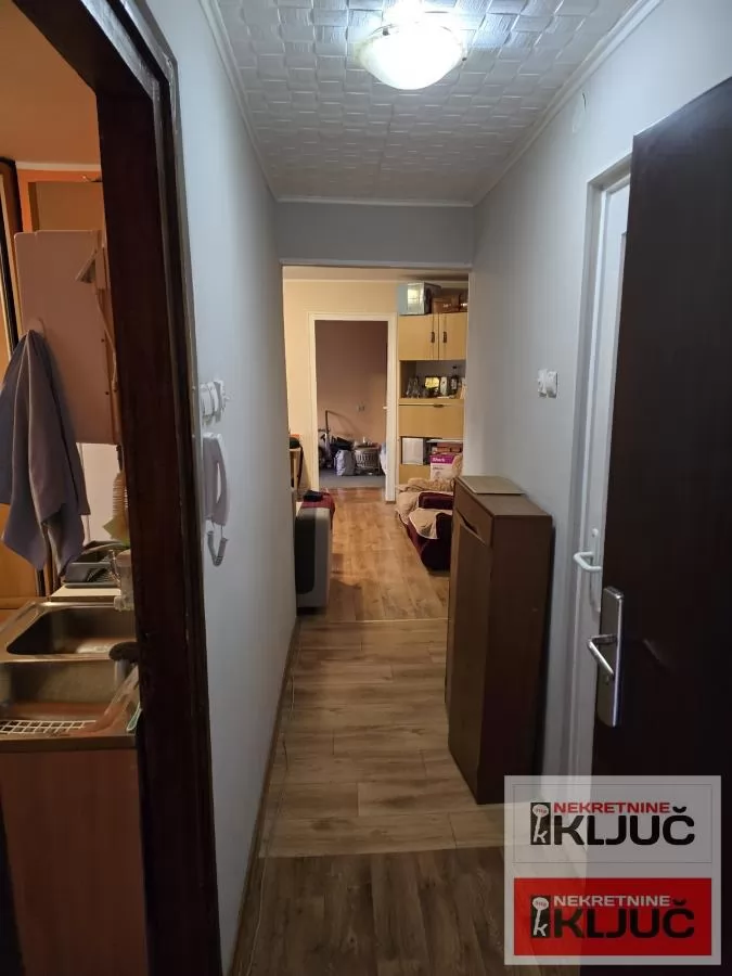 DETELINARA, 45m2, Dvosoban, Delimično sređivan 11