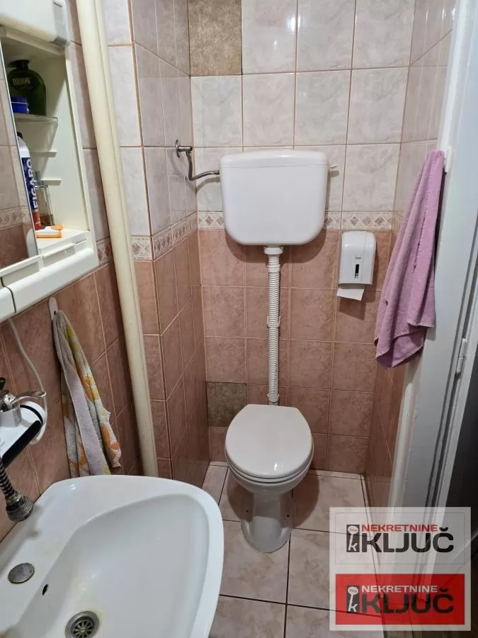 DETELINARA, 45m2, Dvosoban, Delimično sređivan 7