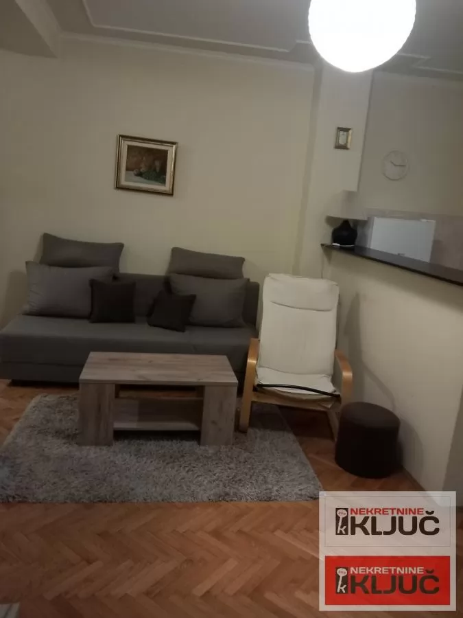 Dobar jednosoban stan u blizini Spensa 2