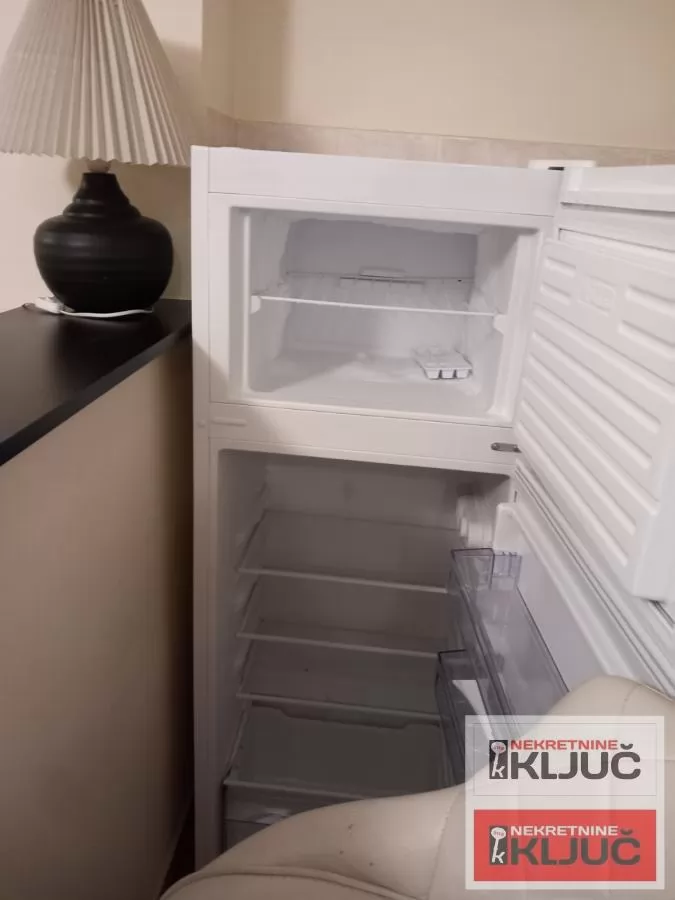 Dobar jednosoban stan u blizini Spensa 6