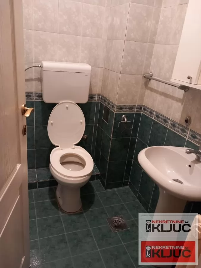 Dobar jednosoban stan u blizini Spensa 8