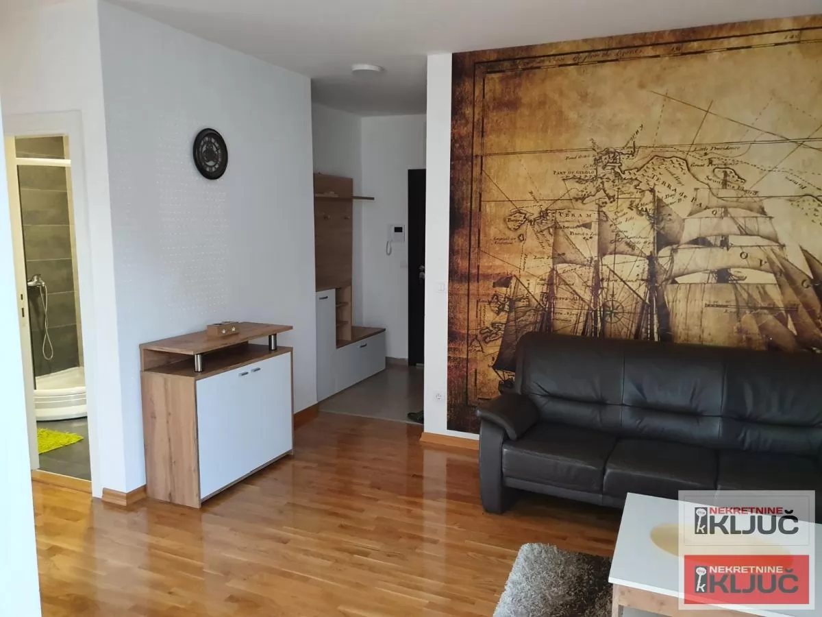 PODBARA IZDAJE SE DVOIPOSOBAN NAMEŠTEN STAN 5