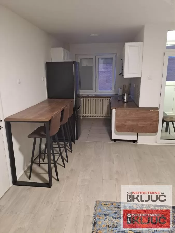 NOVO NASELJE, ŠONSI, 55m2, Dvoiposoban, Renoviran 1