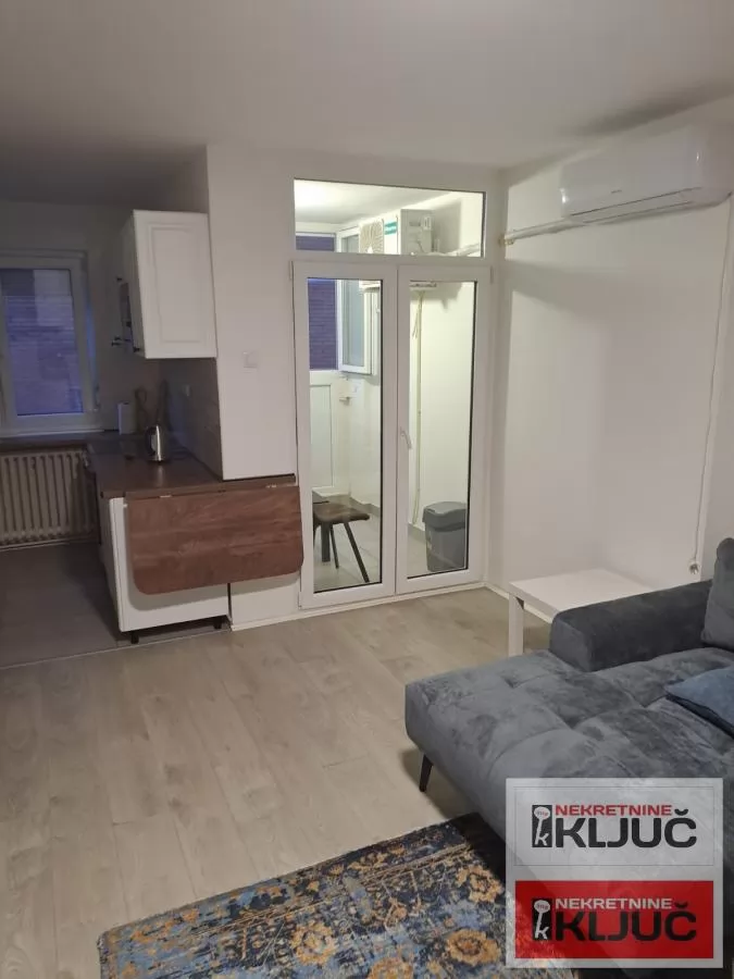 NOVO NASELJE, ŠONSI, 55m2, Dvoiposoban, Renoviran 2