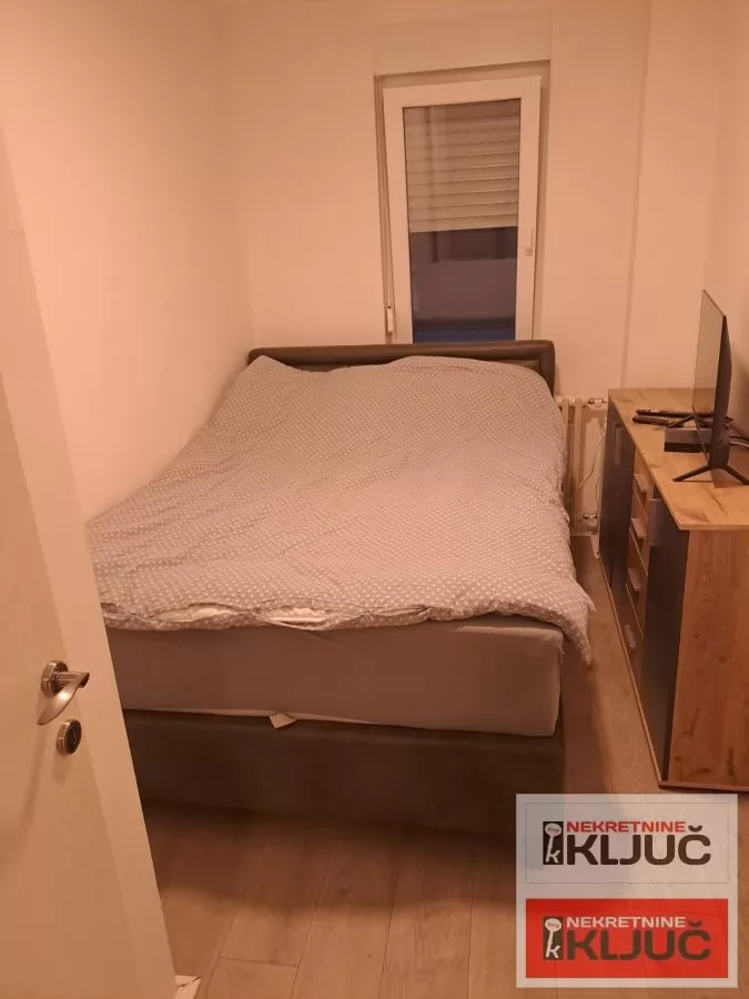 NOVO NASELJE, ŠONSI, 55m2, Dvoiposoban, Renoviran 3