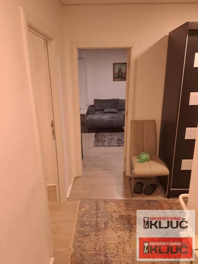 NOVO NASELJE, ŠONSI, 55m2, Dvoiposoban, Renoviran 4