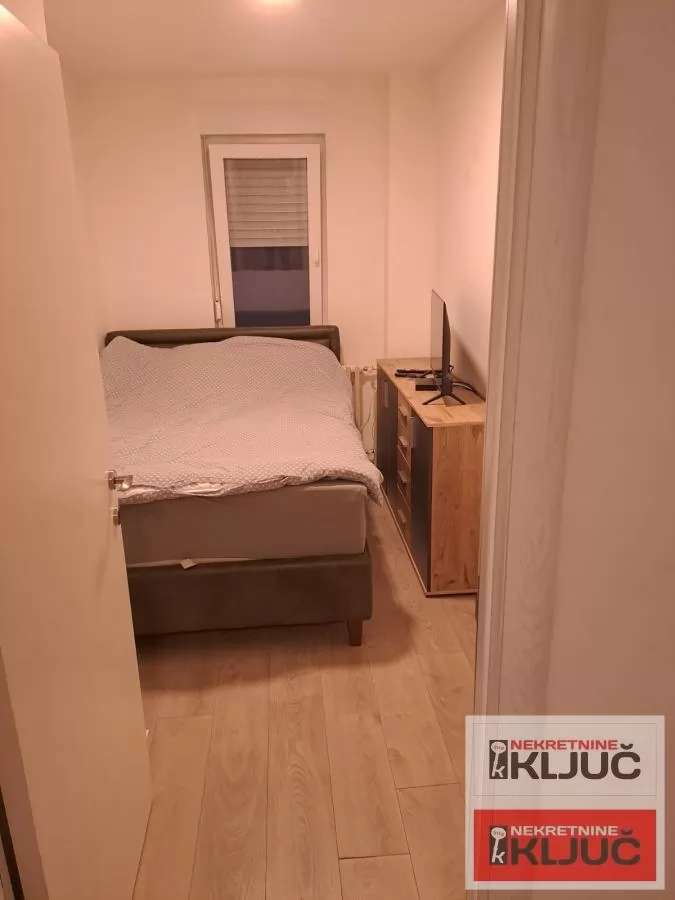 NOVO NASELJE, ŠONSI, 55m2, Dvoiposoban, Renoviran 9