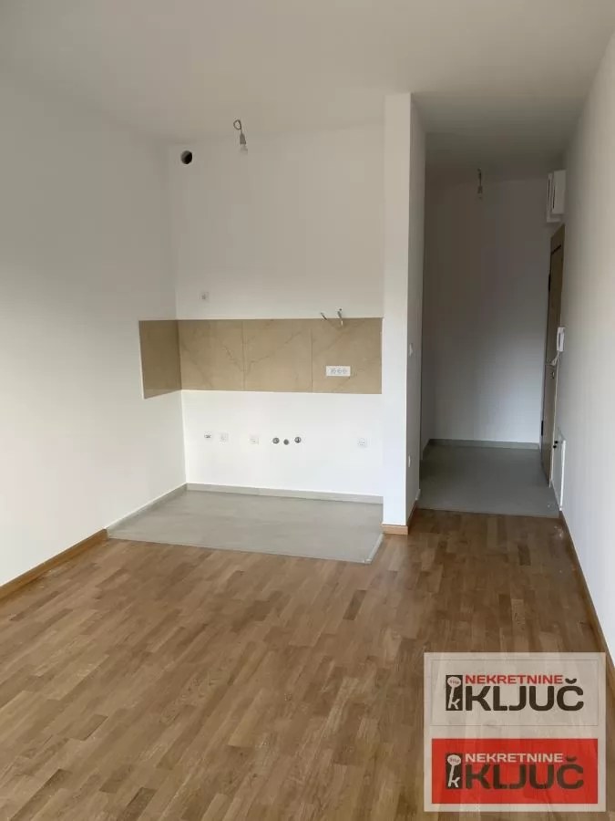 PETROVARADIN, 28m2, Garsonjera, Nova 5