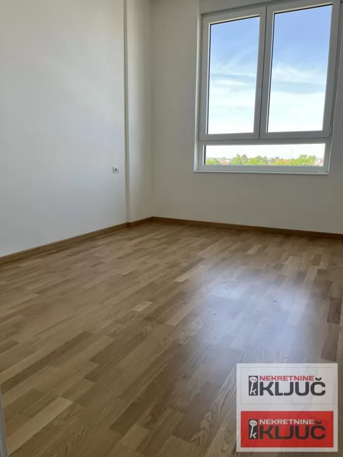 KOD SOMBORSKOG BULEVARA, 62m2, Trosoban, Novogradnja 4