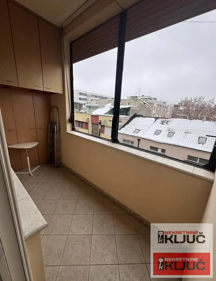 SPENS IZDAJE SE JEDNOSOBAN NAMEŠTEN STAN 6