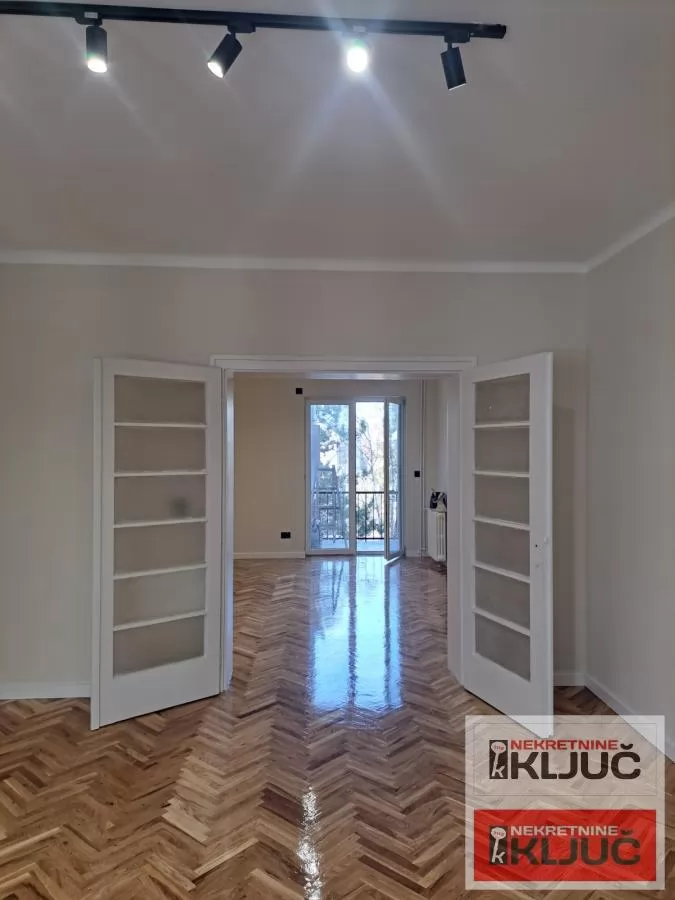 KOD SINAGOGE, 59m2, Dvosoban, Renoviran, Useljiv 6