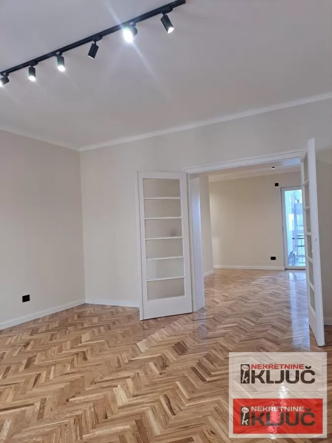 KOD SINAGOGE, 59m2, Dvosoban, Renoviran, Useljiv 8