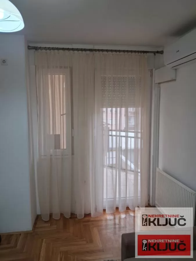 NOVA DETELINARA IZDAJE SE JEDNOIPOSOBAN NAMEŠTEN STAN 5