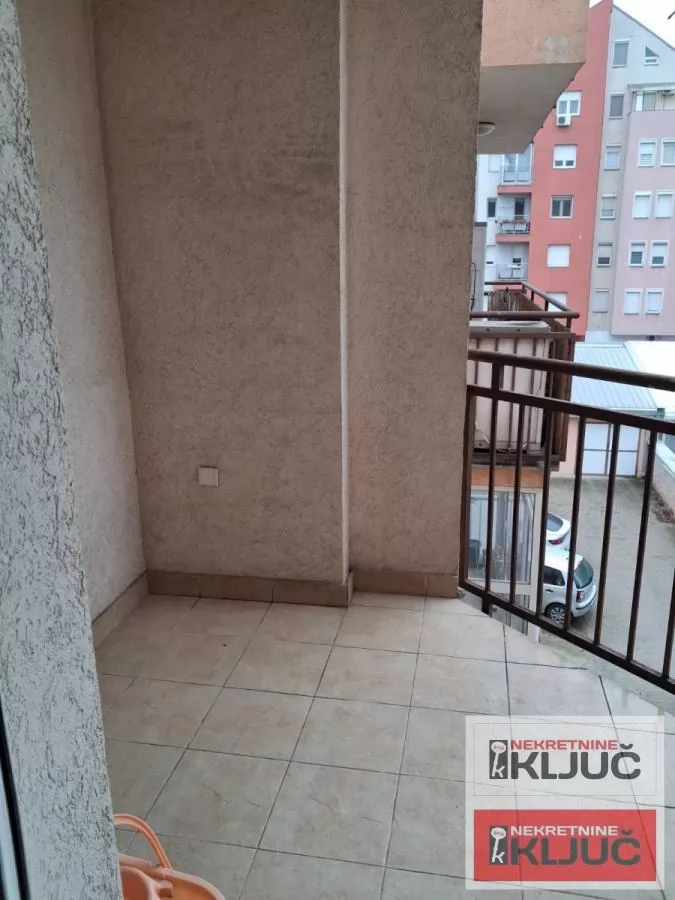 NOVA DETELINARA IZDAJE SE JEDNOIPOSOBAN NAMEŠTEN STAN 7