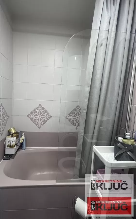 SATELITSKA PIJACA, 25m2, Jednoiposoban, Renoviran, Namešten 10