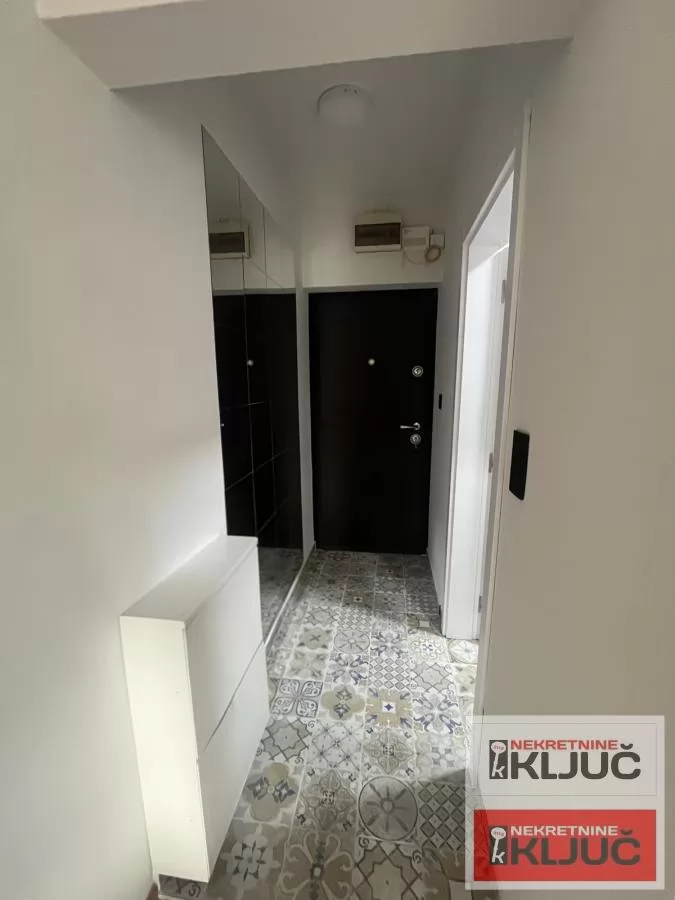 SATELITSKA PIJACA, 25m2, Jednoiposoban, Renoviran, Namešten 2