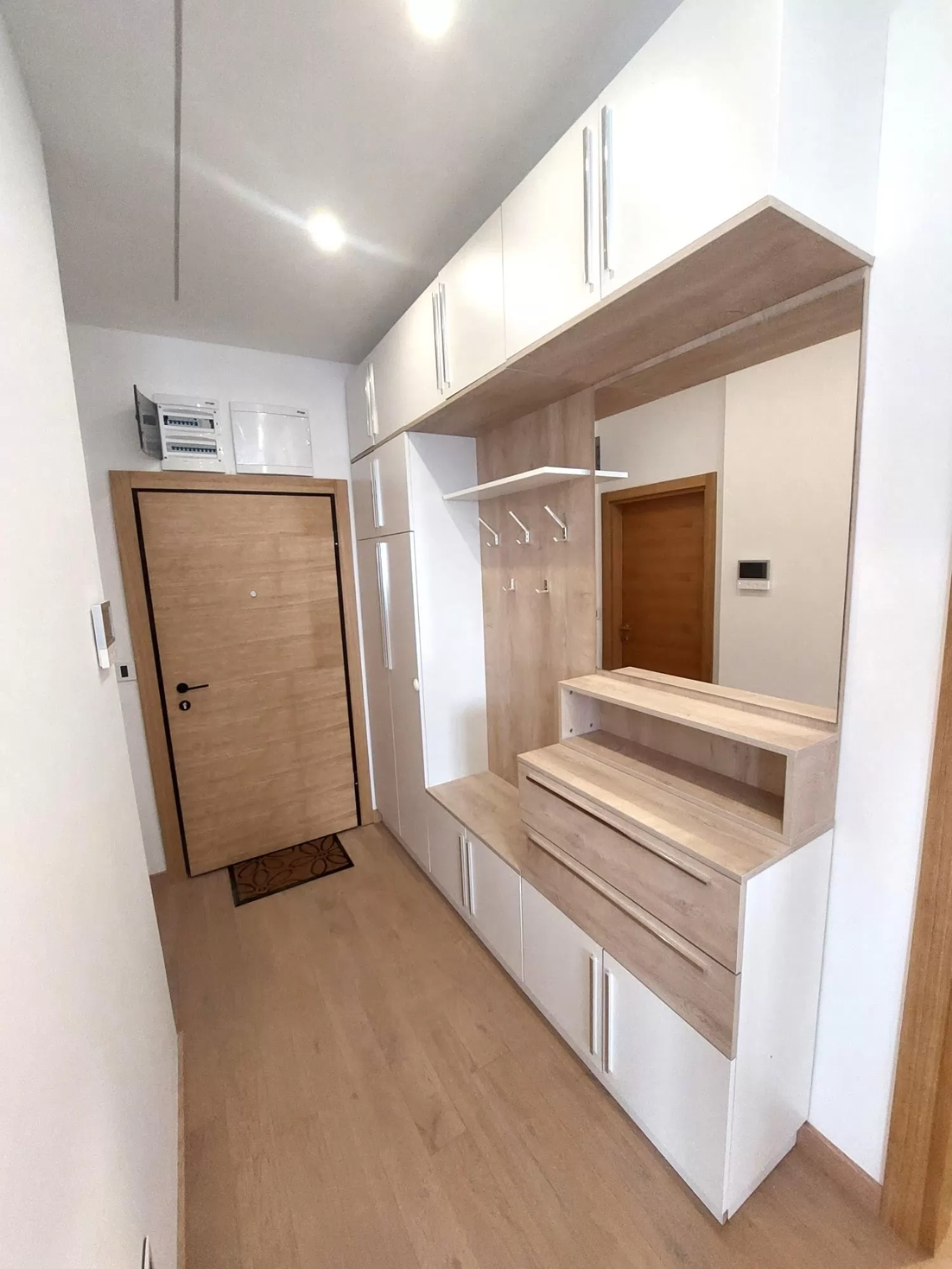 Stan,SREMSKA KAMENICA,CENTAR,kv: 120, € 700, ID: 9101904 8