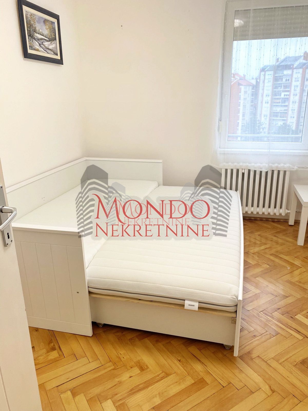 Renoviran dvosoban stan na Vizantijskom Bulevaru 18