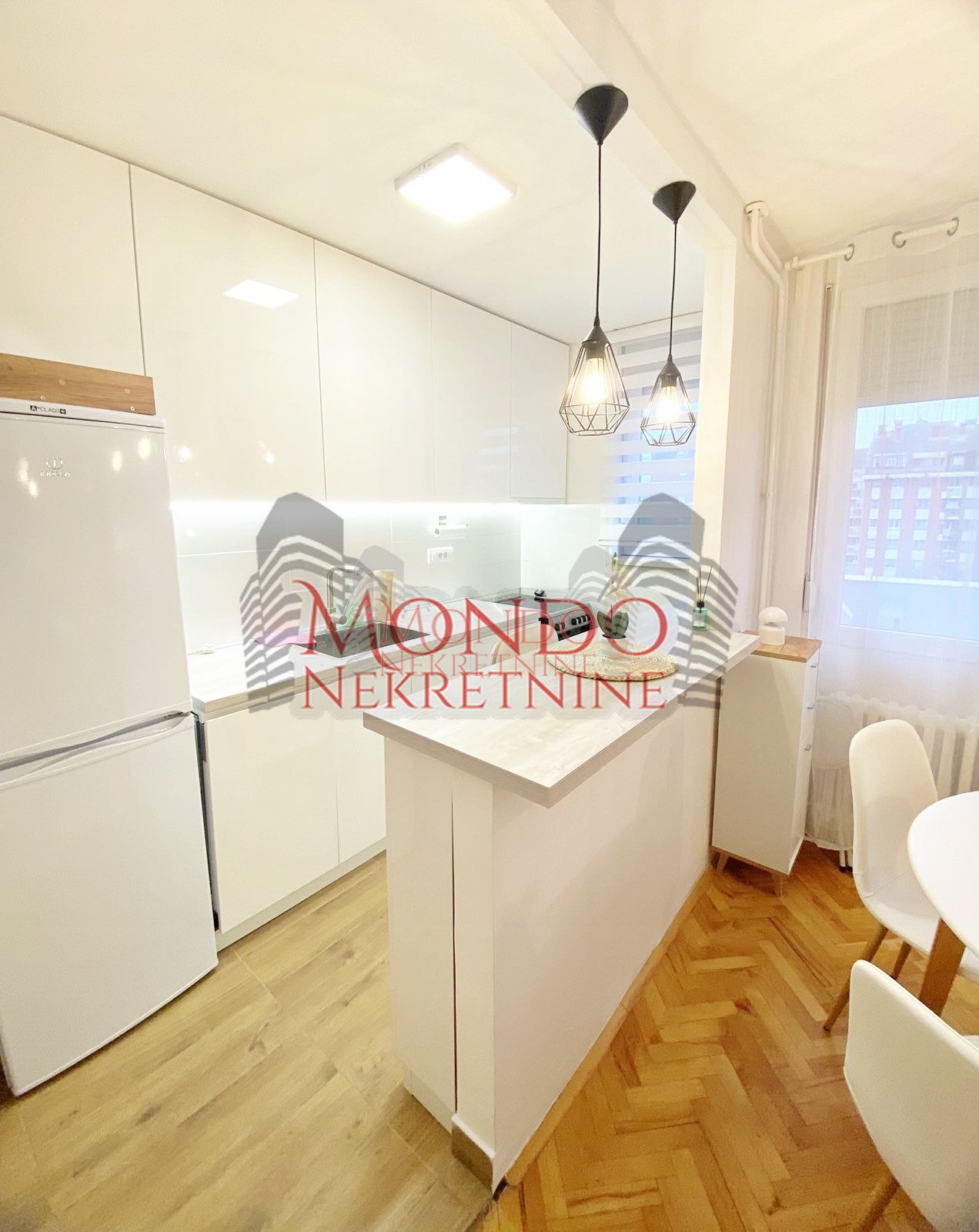 Renoviran dvosoban stan na Vizantijskom Bulevaru 8