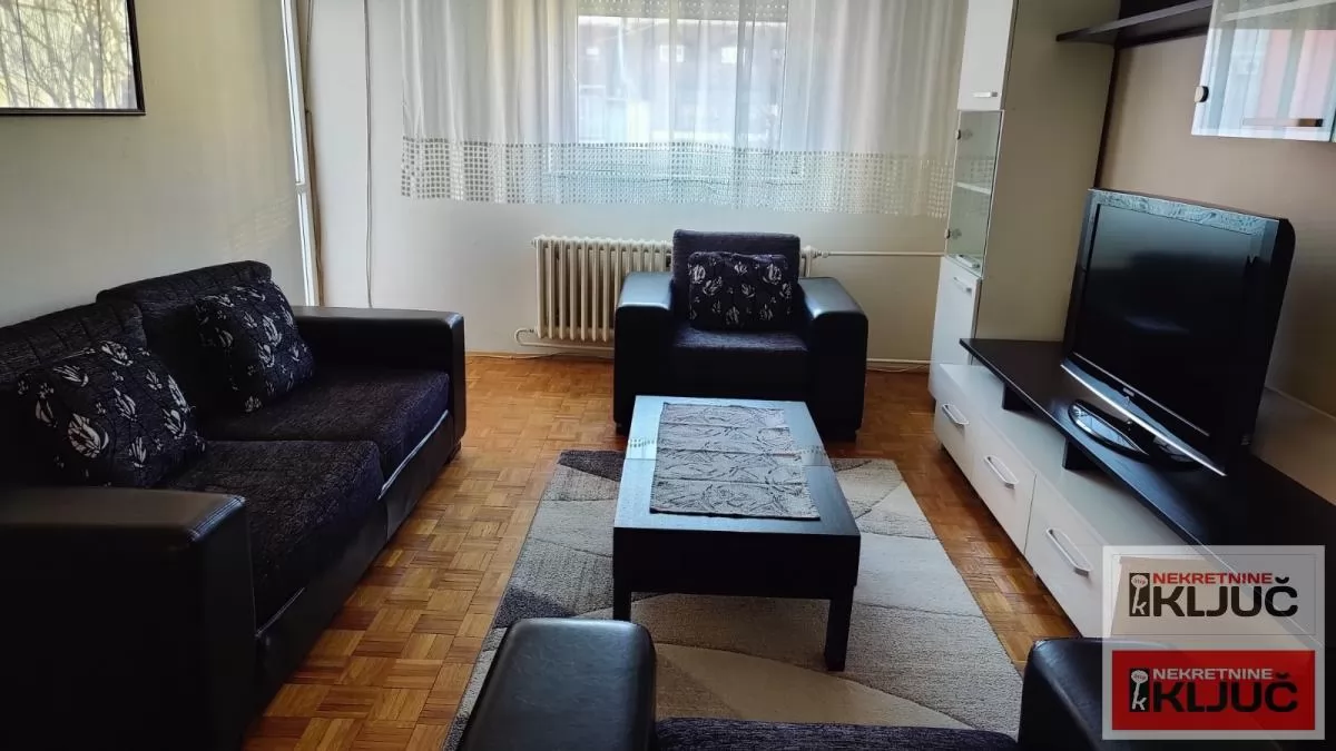 CENTAR-useljiv dvosoban stan 4