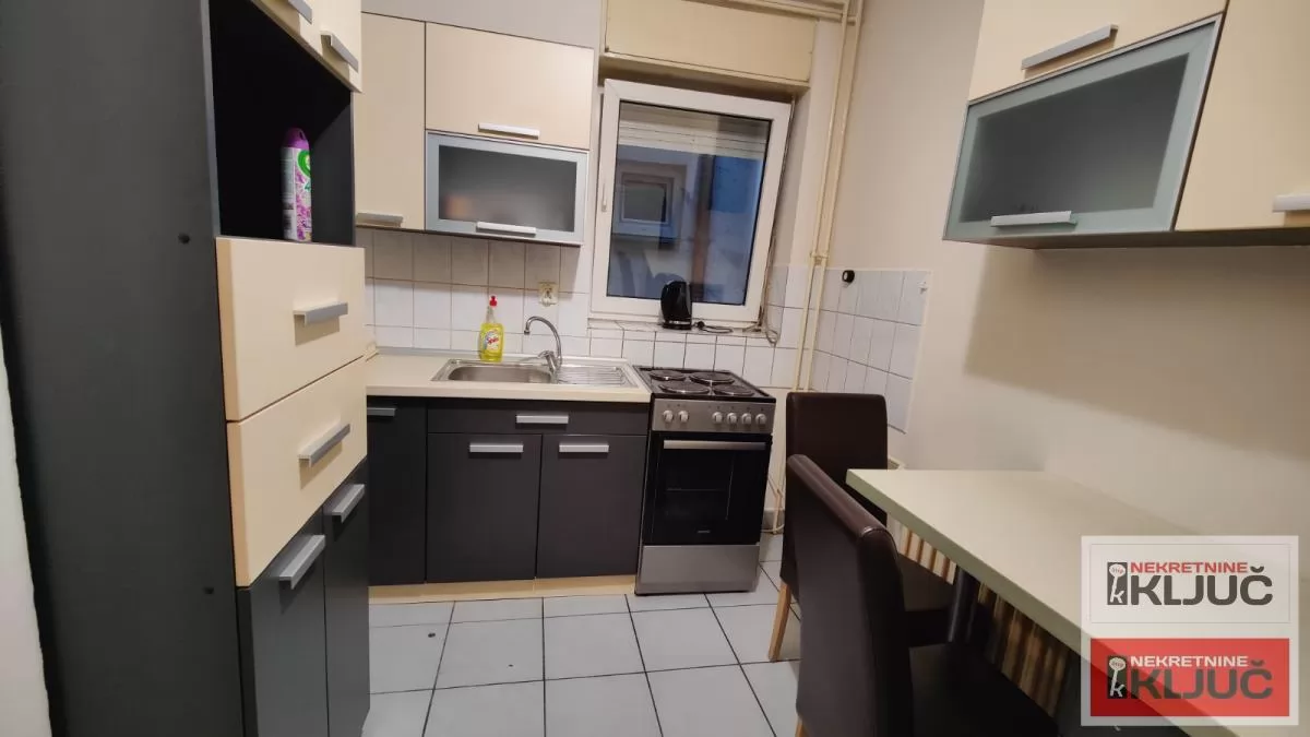 CENTAR-useljiv dvosoban stan 5