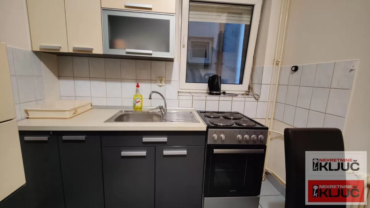 CENTAR-useljiv dvosoban stan 6