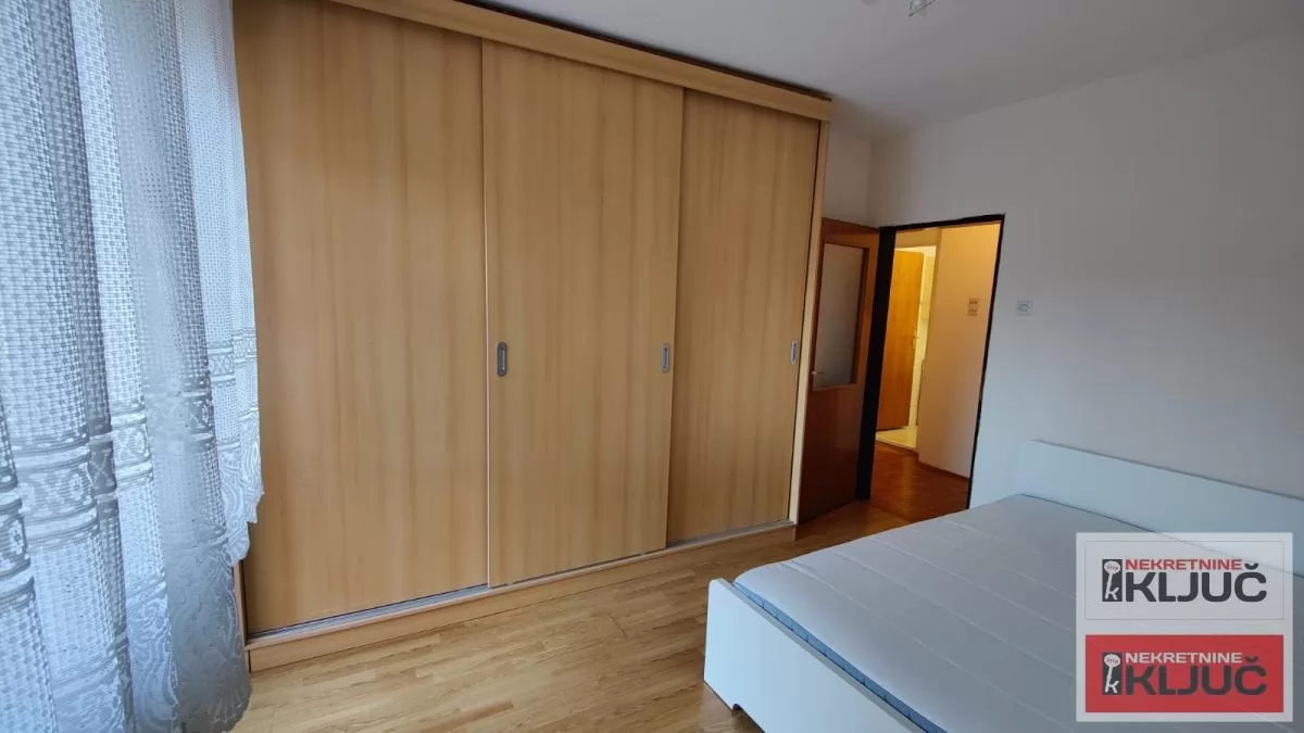 CENTAR-useljiv dvosoban stan 9