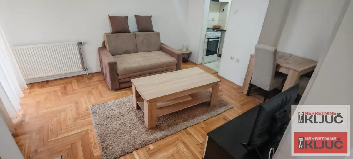 Odlican stan na Sajmu 1