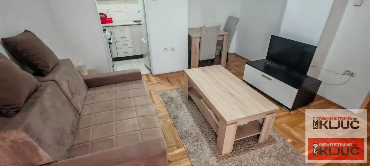 Odlican stan na Sajmu 2