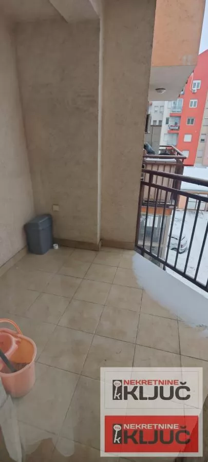 Odlican stan na Sajmu 6