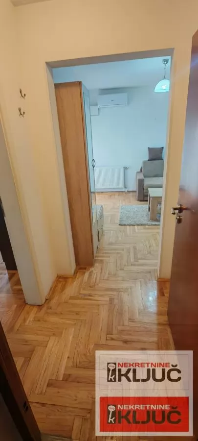 Odlican stan na Sajmu 9