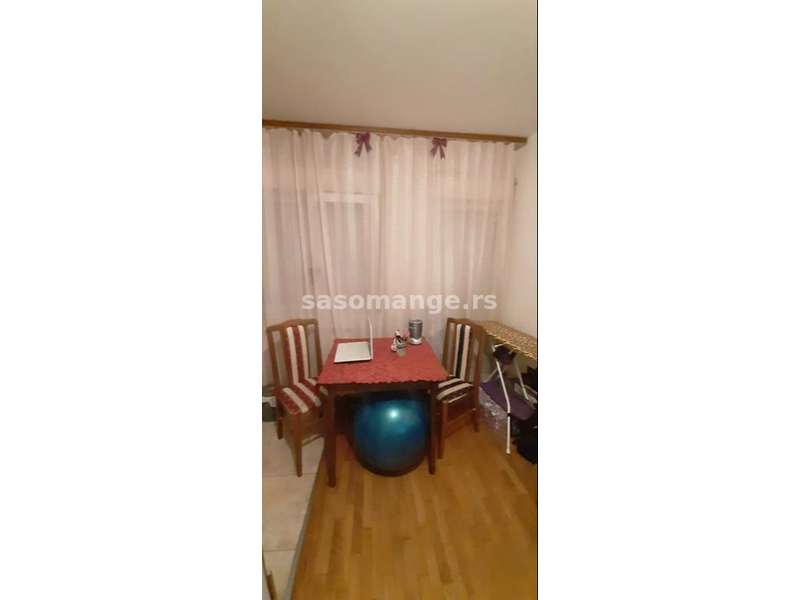 Izdajem garsonjeru  novogradnja  Vukov spomenik 4