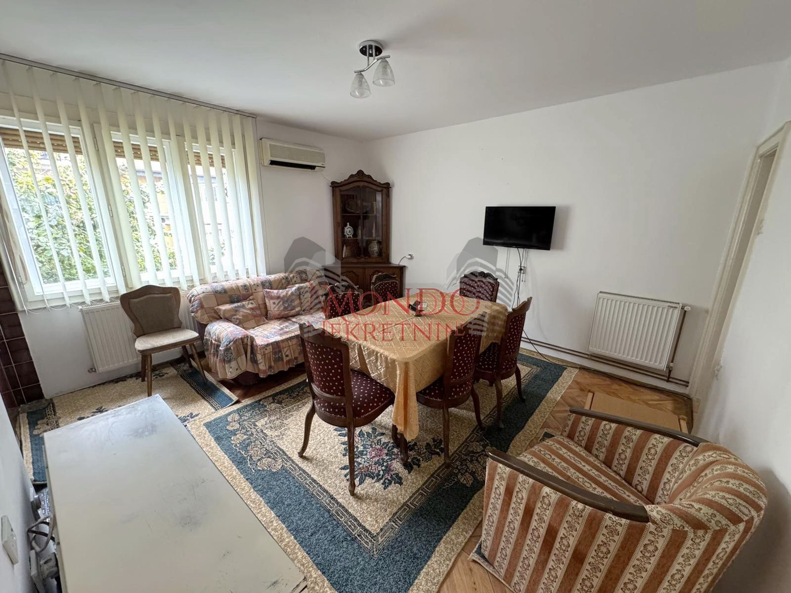 Dvoipsooban stan u kuci iza tri solitera u Durlanu 2