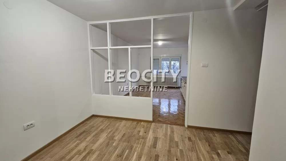 Dvosoban stan, 59 m2, Železnička stanica, Pariske komune ID: 127814 4