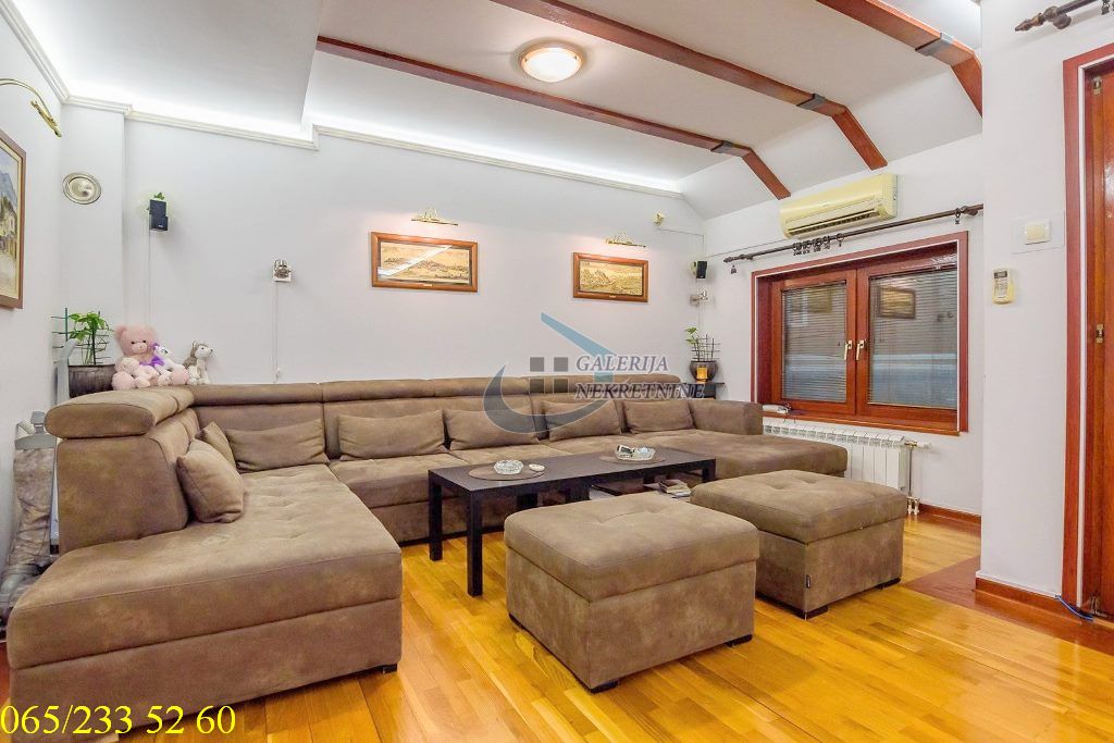 Stari grad  Gundulićev venac   Šantićeva 104m2 1