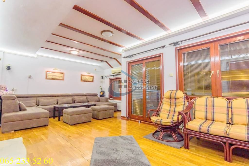 Stari grad  Gundulićev venac   Šantićeva 104m2 2