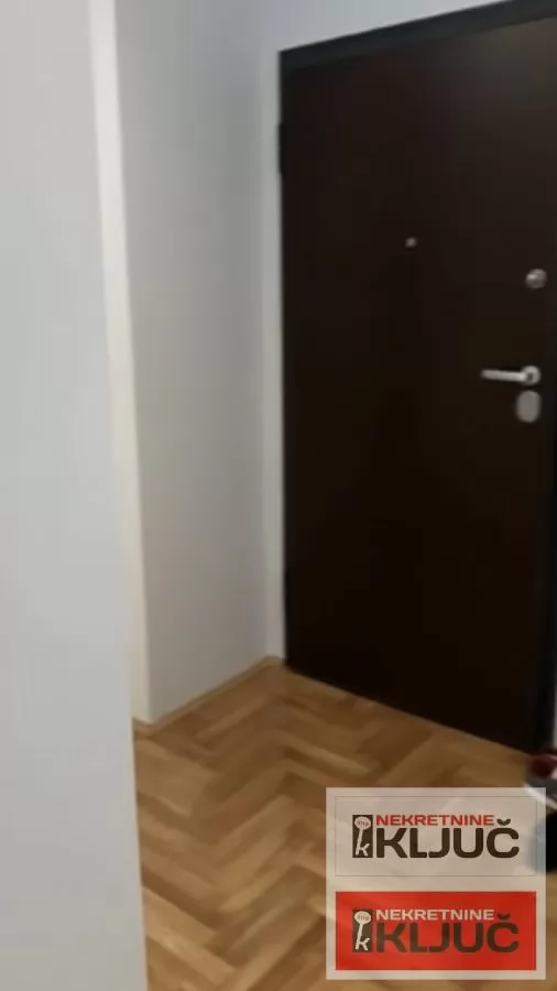 BULEVAR OSLOBOĐENJA IZDAJE SE DVOIPOSOBAN NAMEŠTEN STAN 13