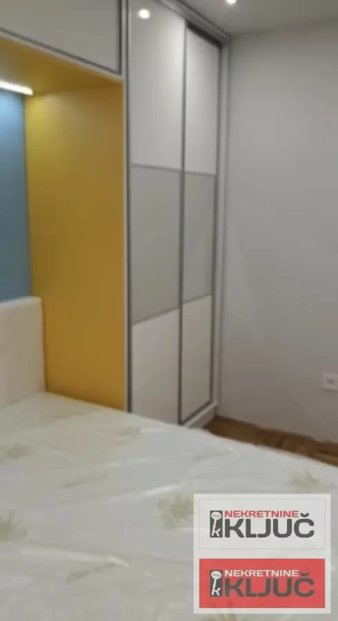 BULEVAR OSLOBOĐENJA IZDAJE SE DVOIPOSOBAN NAMEŠTEN STAN 15