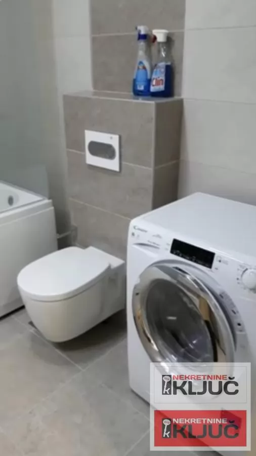 BULEVAR OSLOBOĐENJA IZDAJE SE DVOIPOSOBAN NAMEŠTEN STAN 18