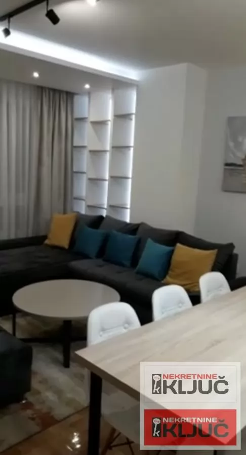 BULEVAR OSLOBOĐENJA IZDAJE SE DVOIPOSOBAN NAMEŠTEN STAN 2