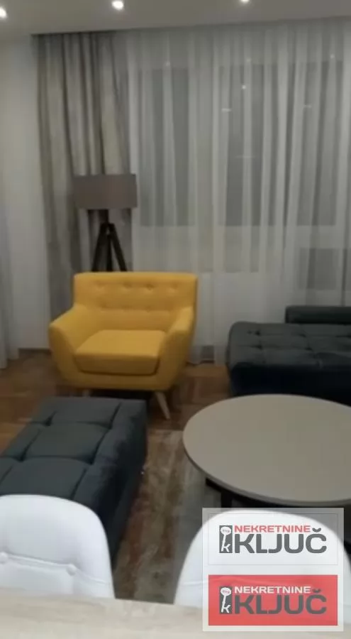 BULEVAR OSLOBOĐENJA IZDAJE SE DVOIPOSOBAN NAMEŠTEN STAN 7