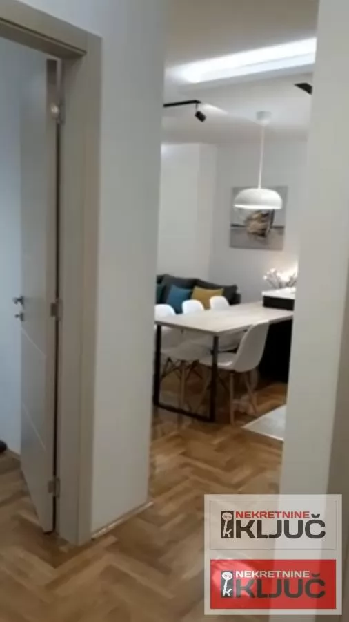 BULEVAR OSLOBOĐENJA IZDAJE SE DVOIPOSOBAN NAMEŠTEN STAN 8