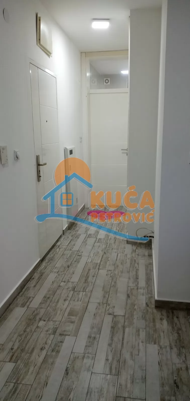 Jednosoban stan, 38 m2, Centar, Novosadska ID: i-015595 18